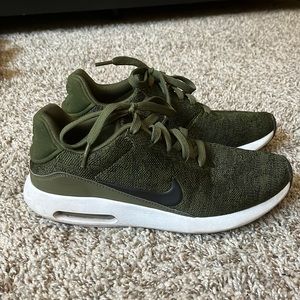 NIKE AIR Green running shoe